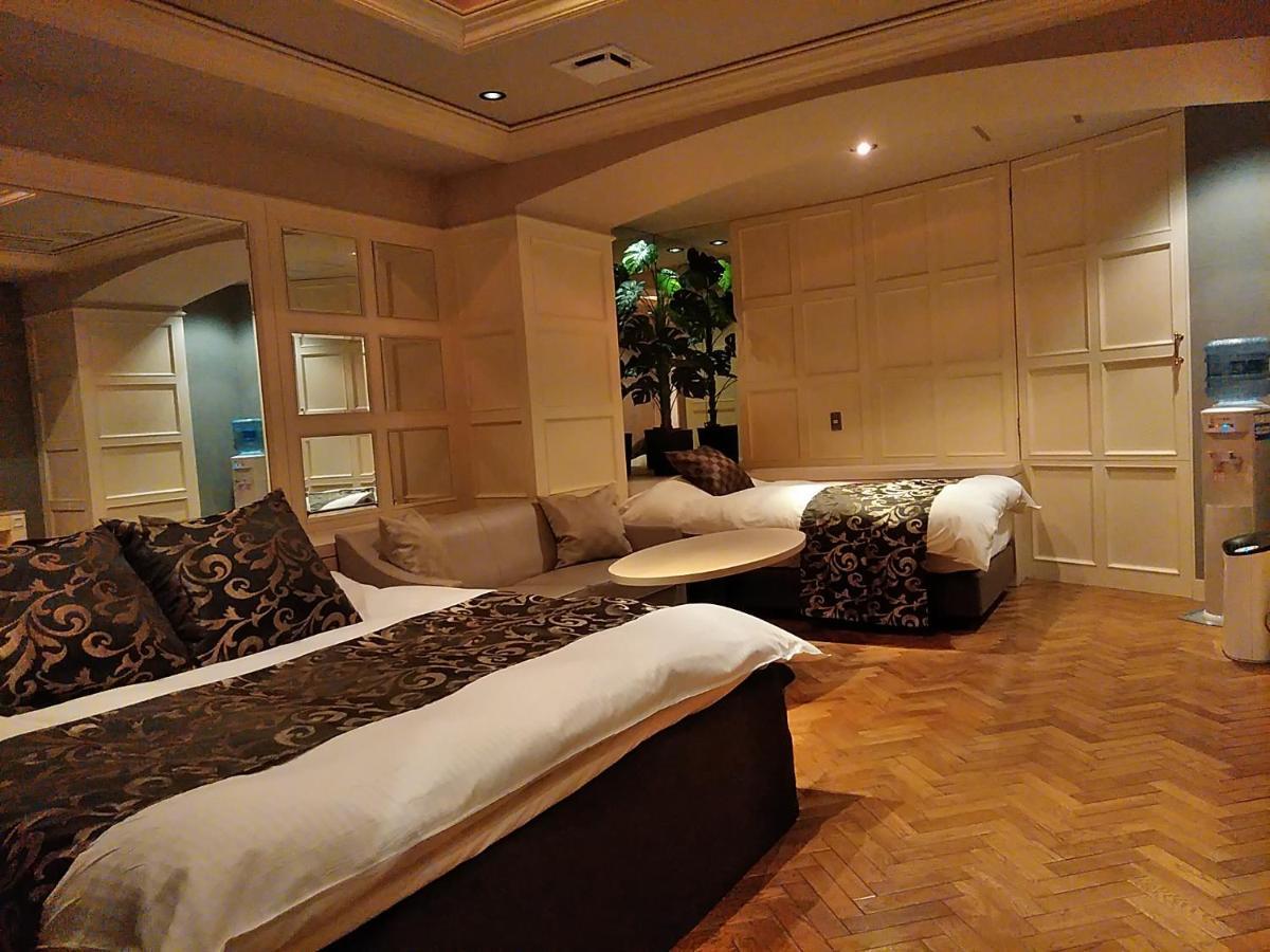 ホテル ベニ ウエスト 大人専用 Osaka Bagian luar foto